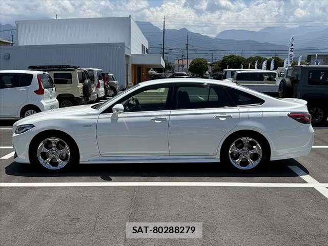 Toyota CROWN SEDAN 2019-02 8229413-11