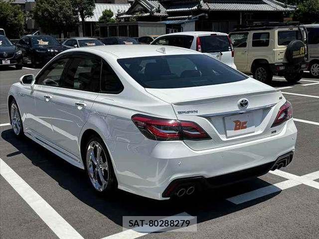 Toyota CROWN SEDAN 2019-02 8229413-12