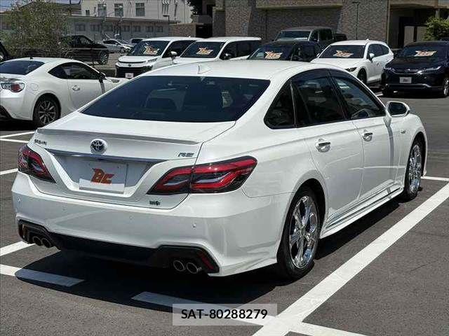 Toyota CROWN SEDAN 2019-02 8229413-14