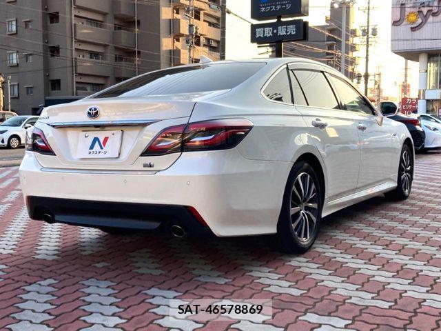 Toyota CROWN SEDAN 2018-07 8229417-16