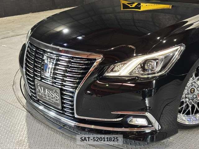 Toyota CROWN SEDAN 2017-06 8244921-9