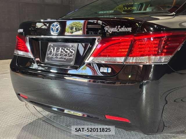 Toyota CROWN SEDAN 2017-06 8244921-14