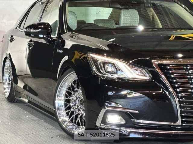 Toyota CROWN SEDAN 2017-06 8244921-1