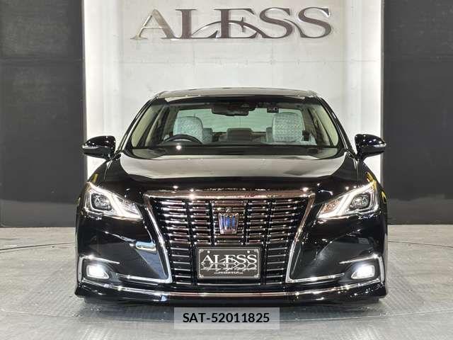 Toyota CROWN SEDAN 2017-06 8244921-8