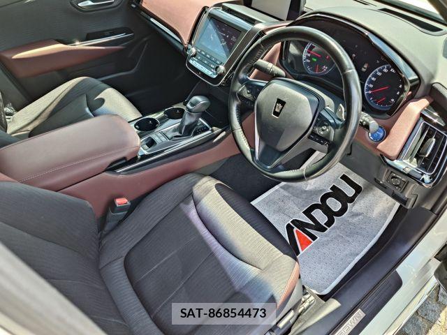 Toyota CROWN SEDAN 2018-11 8244918-11
