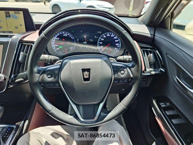 Toyota CROWN SEDAN 2018-11 8244918-12