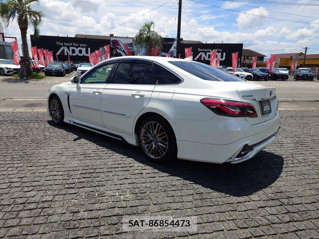 Toyota CROWN SEDAN 2018-11 8244918-3