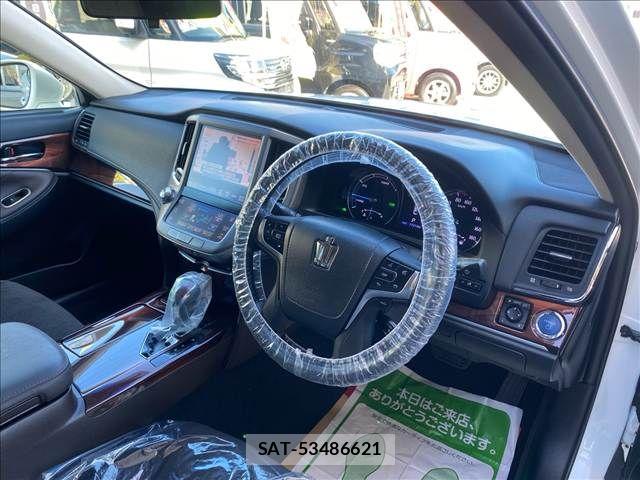 Toyota CROWN SEDAN 2013-06 8244924-3
