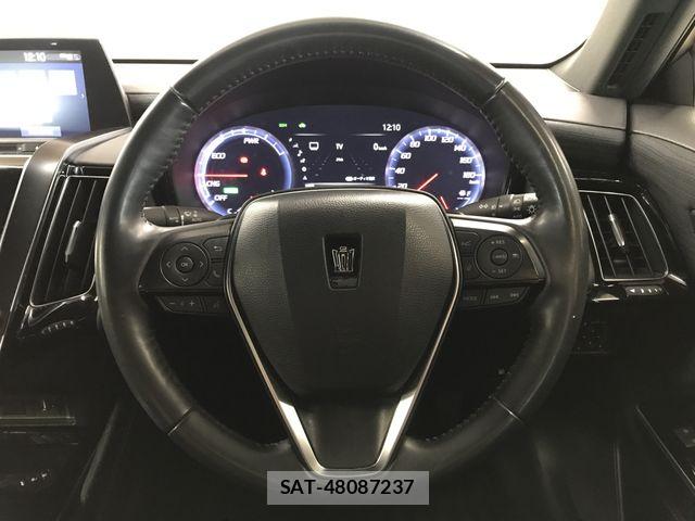 Toyota CROWN SEDAN 2019-05 8244919-15