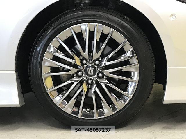 Toyota CROWN SEDAN 2019-05 8244919-28