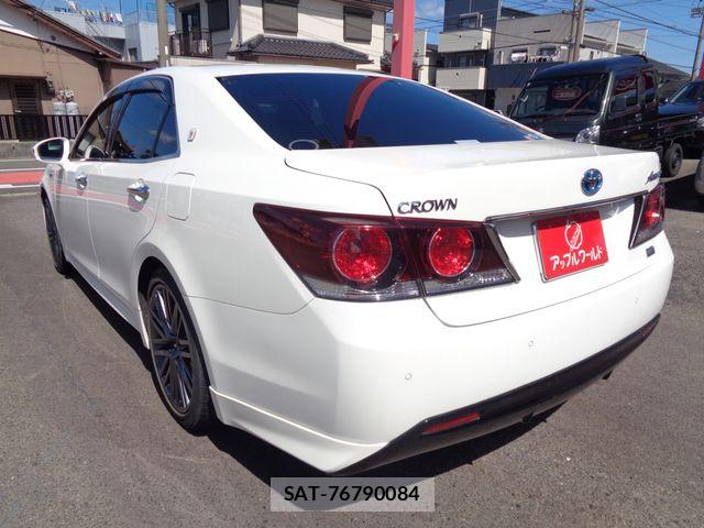 Toyota CROWN SEDAN 2018-12 8244917-9