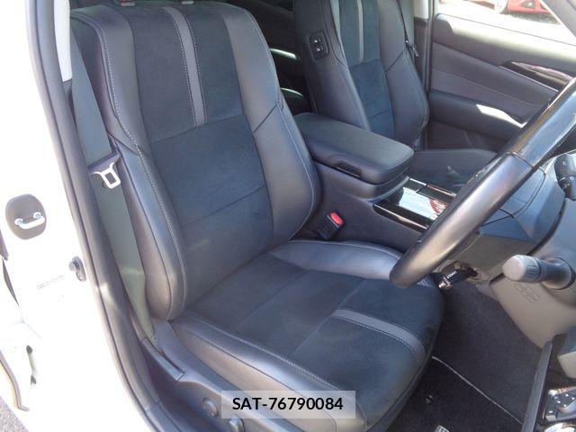 Toyota CROWN SEDAN 2018-12 8244917-2