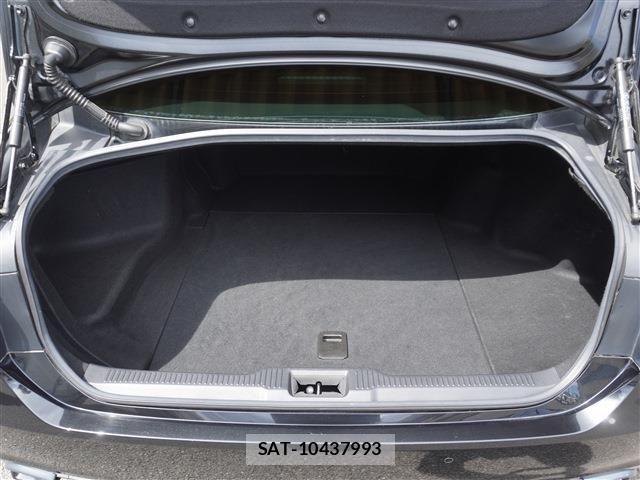 Toyota CROWN SEDAN 2018-07 8244914-15