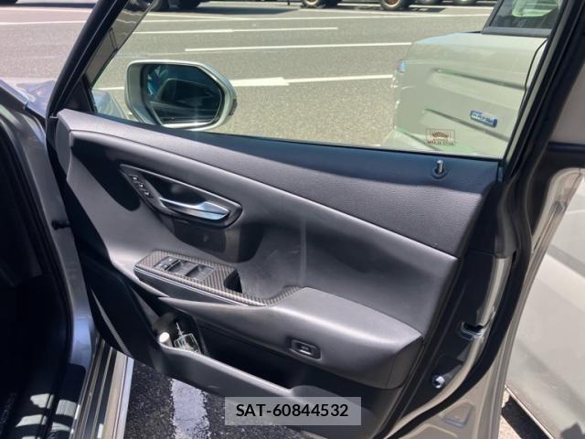 Toyota CROWN SEDAN 2018-11 8244922-12