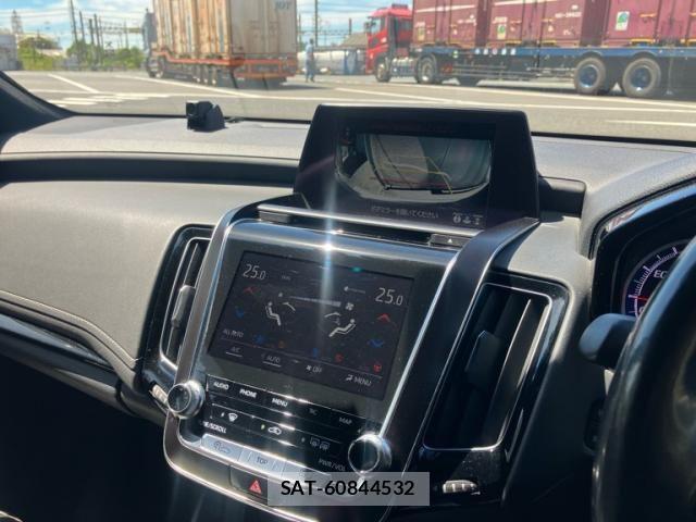 Toyota CROWN SEDAN 2018-11 8244922-18