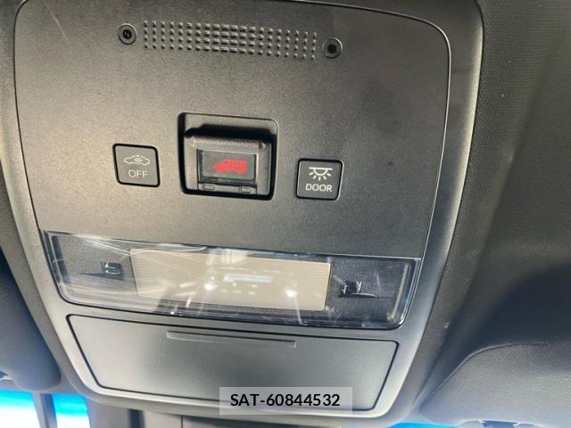 Toyota CROWN SEDAN 2018-11 8244922-24