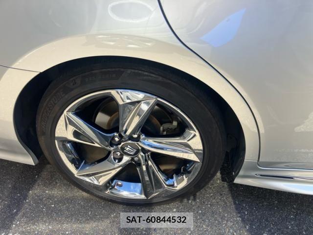 Toyota CROWN SEDAN 2018-11 8244922-5