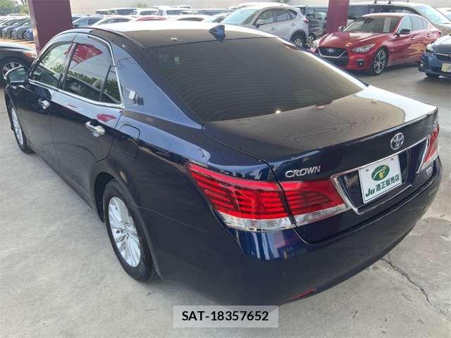 Toyota CROWN SEDAN 2015-12 8313944-8
