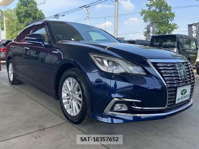 Toyota CROWN SEDAN 2015-12 8313944-4