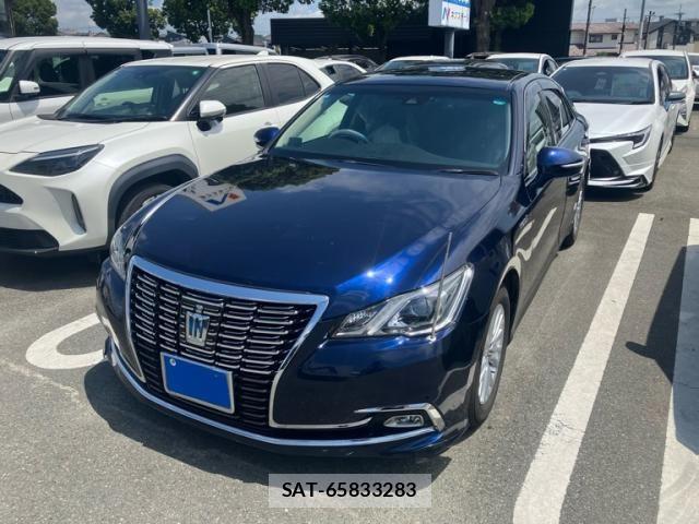 Toyota CROWN SEDAN 2017-07 8313950-0