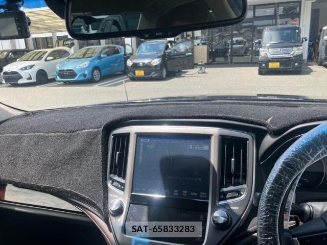 Toyota CROWN SEDAN 2017-07 8313950-25