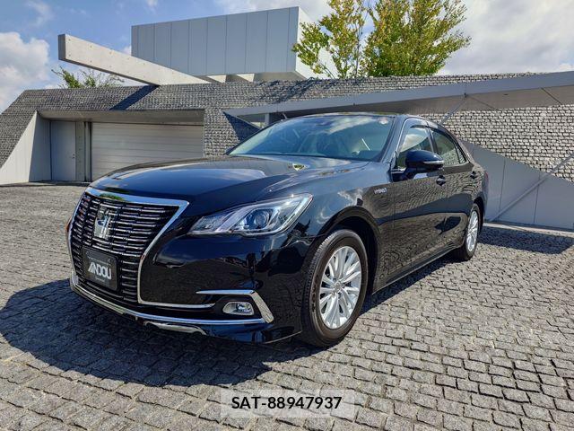 Toyota CROWN SEDAN 2017-06 8313936-0