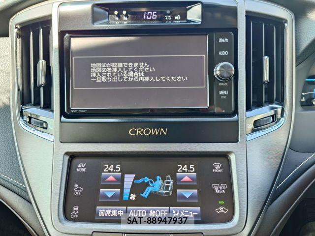 Toyota CROWN SEDAN 2017-06 8313936-13