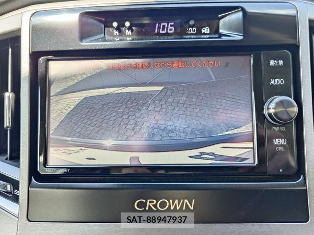 Toyota CROWN SEDAN 2017-06 8313936-14