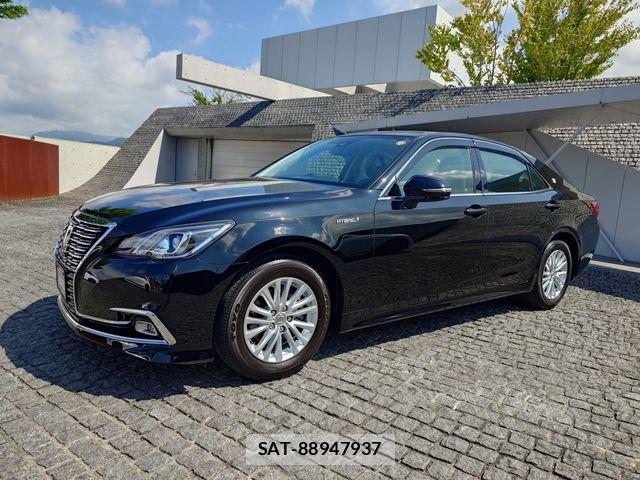 Toyota CROWN SEDAN 2017-06 8313936-1