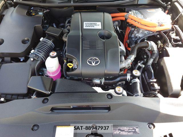 Toyota CROWN SEDAN 2017-06 8313936-21