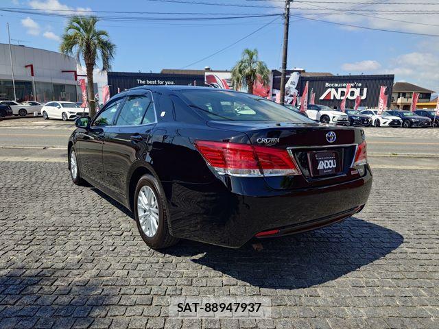 Toyota CROWN SEDAN 2017-06 8313936-2