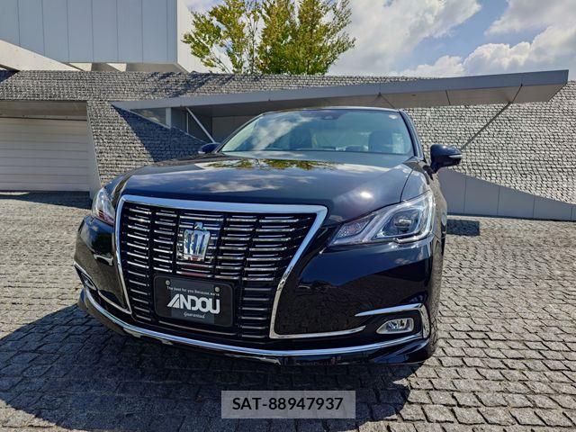 Toyota CROWN SEDAN 2017-06 8313936-5