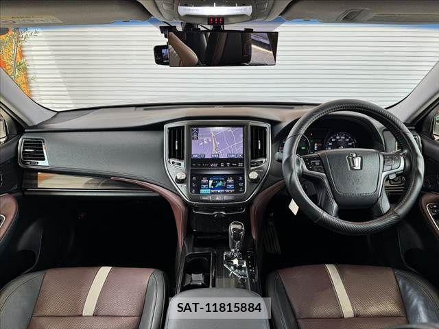 Toyota CROWN SEDAN 2015-03 8313956-1