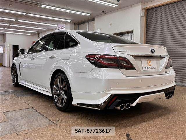 Toyota CROWN SEDAN 2021-07 8313929-18