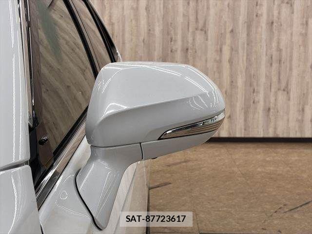 Toyota CROWN SEDAN 2021-07 8313929-24