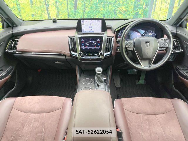 Toyota CROWN SEDAN 2020-09 8313926-1