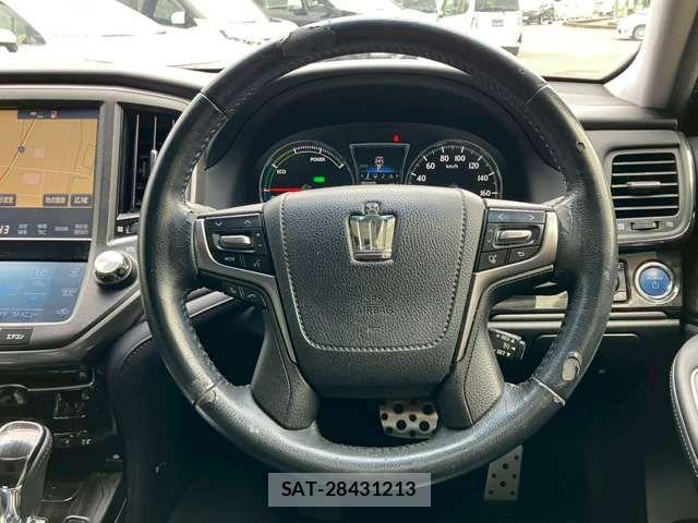 Toyota CROWN SEDAN 2016-03 8313940-13