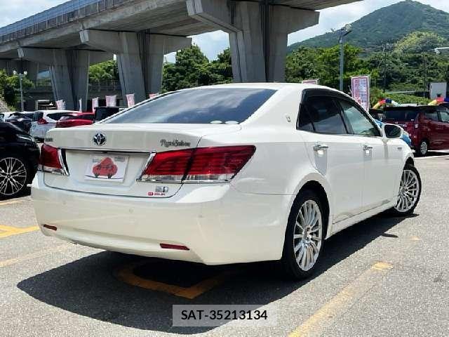 Toyota CROWN SEDAN 2013-10 8313942-2