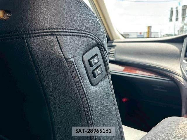 Toyota CROWN SEDAN 2013-06 8313949-26