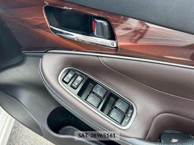 Toyota CROWN SEDAN 2013-06 8313949-28