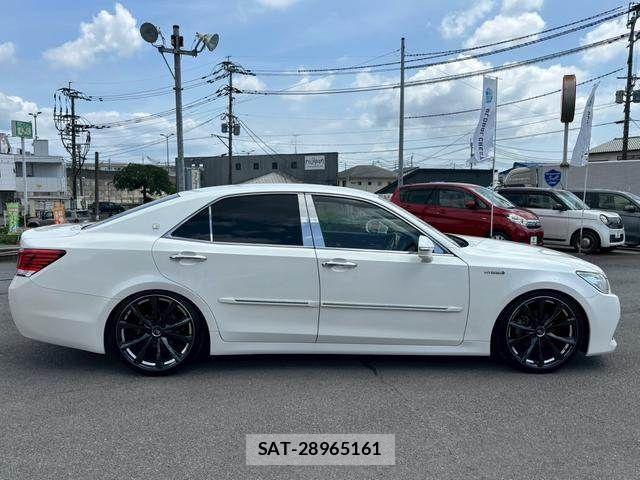 Toyota CROWN SEDAN 2013-06 8313949-2