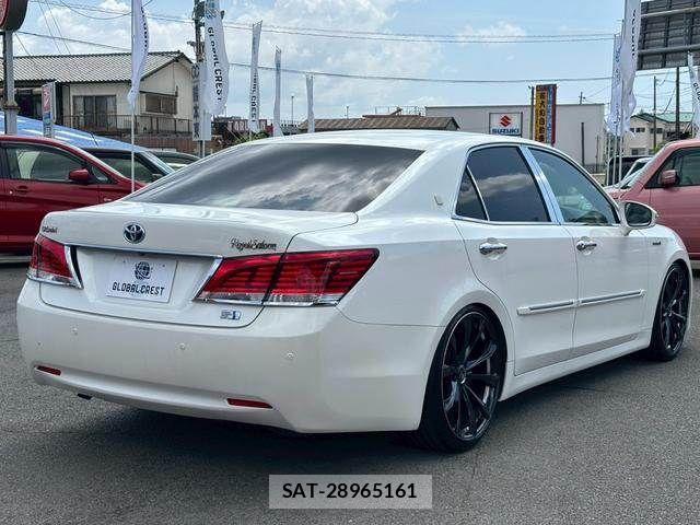 Toyota CROWN SEDAN 2013-06 8313949-4