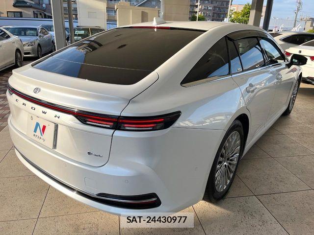 Toyota CROWN SEDAN 2024-10 8313911-17