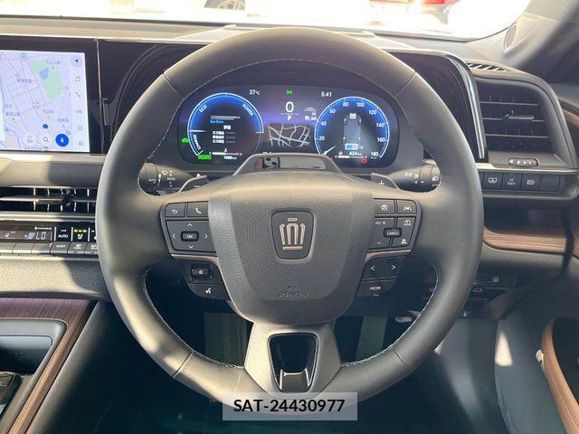 Toyota CROWN SEDAN 2024-10 8313911-8