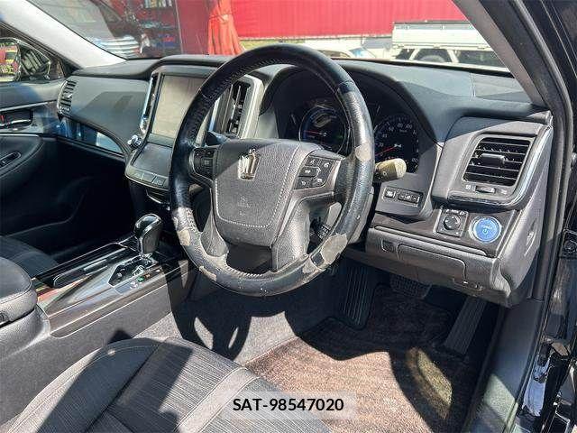 Toyota CROWN SEDAN 2013-03 8313954-24