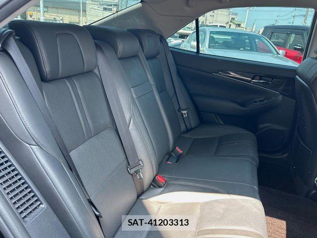 Toyota CROWN SEDAN 2013-08 8313948-8