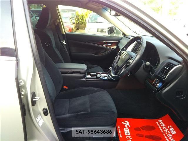 Toyota CROWN SEDAN 2015-11 8313941-16
