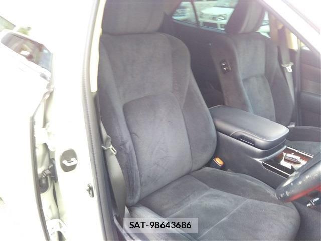 Toyota CROWN SEDAN 2015-11 8313941-17