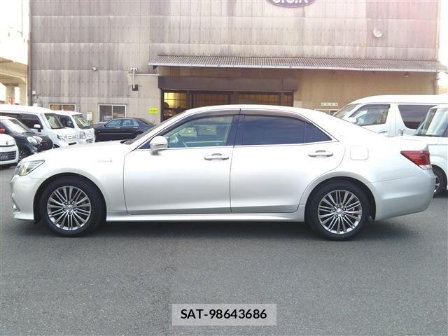 Toyota CROWN SEDAN 2015-11 8313941-3