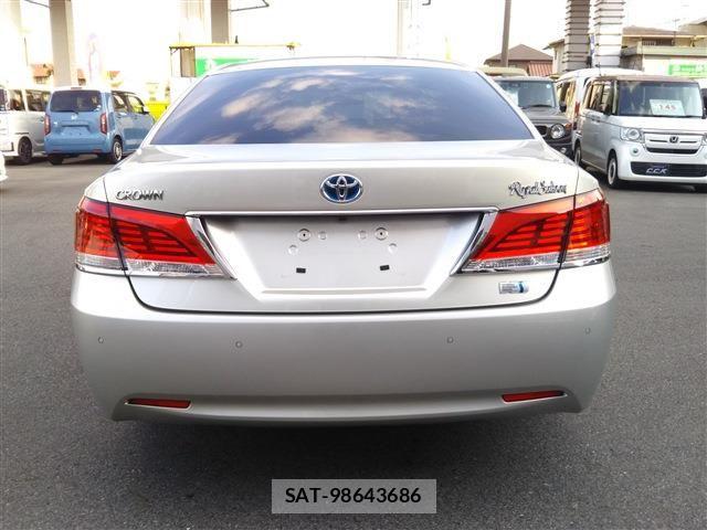 Toyota CROWN SEDAN 2015-11 8313941-4